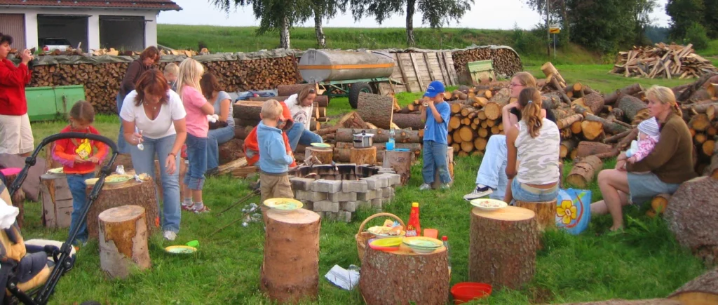 Kinderfreundlicher Bauernhofurlaub in Niederbayern mit Lagerfeuer
