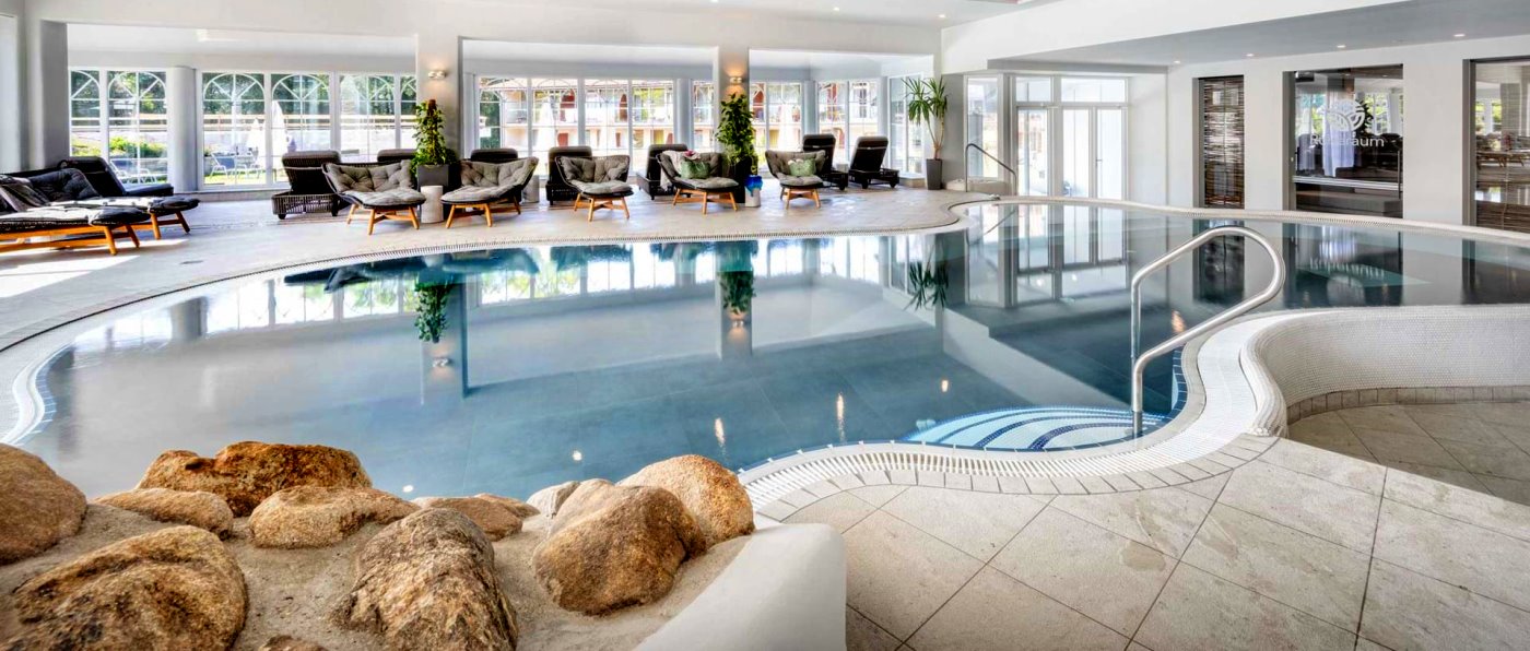 Wellnessurlaub im Luxus Hotel in Deutschland - Schwimmbad für Familien mit Kindern hallenbad-familien-kinder-wellnesshotel-deutschland-schwimmbad