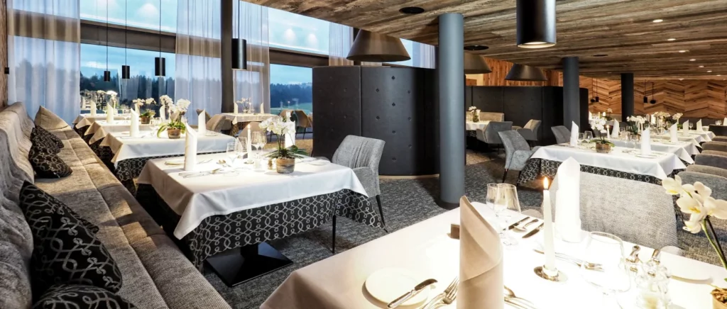 Restaurant im luxury Wellness Hotel Luxus Ausstattung im Restaurant