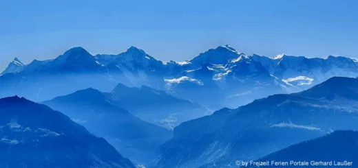 schweizer-berge-trekkingurlaub-eiger-moench-jungfrau-alpen-gipfel-wandern