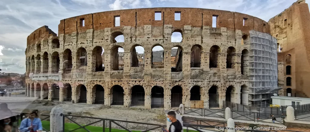 Reiseziele in Italien Top Sehenswürdigkeit in Rom Kolosseum
